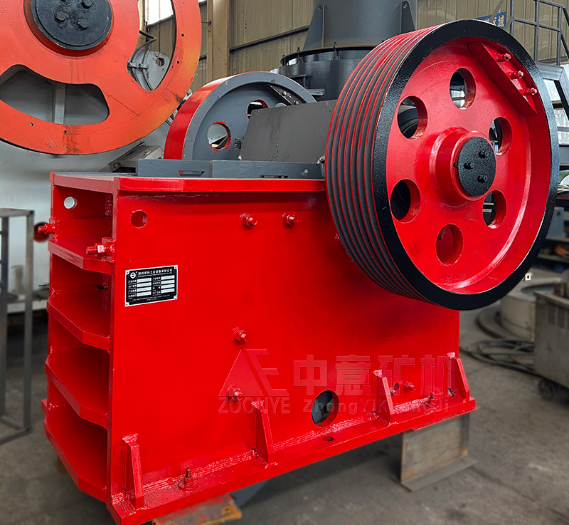 PE顎式破碎機(jī)運(yùn)行穩(wěn)定,可破碎百種物料