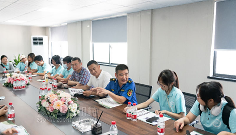 溫州大學生與垃圾處置中心工作人員研討 溫州大學生與垃圾處置中心工作人員研討